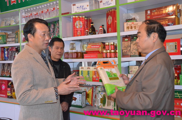 縣科技局局長張四新調研富硒產業(yè)